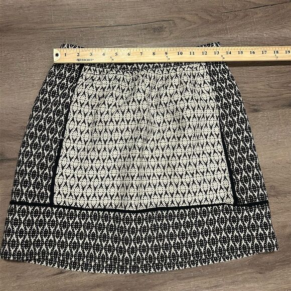 J. Crew Women's Black Geometric Mini Skirt Size 2 Casual Lined - Picture 4 of 7